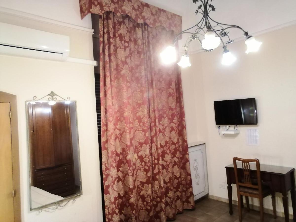Hotel De Rossi Bari Kültér fotó